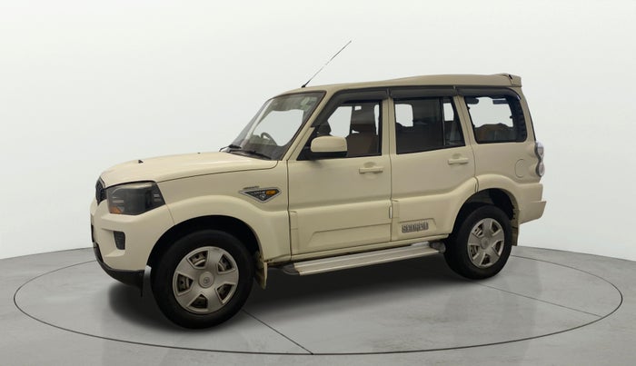 2017 Mahindra Scorpio S4 PLUS 1.99 INTELLI-HYBRID, Diesel, Manual, 61,856 km, Left Front Diagonal
