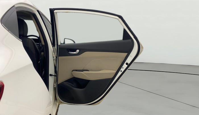 2018 Hyundai Verna 1.6 VTVT SX, Petrol, Manual, 50,169 km, RHS Rear Door