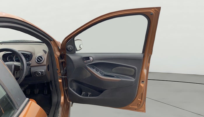 2018 Ford FREESTYLE TITANIUM 1.2 PETROL, Petrol, Manual, 88,346 km, RHS Front Door