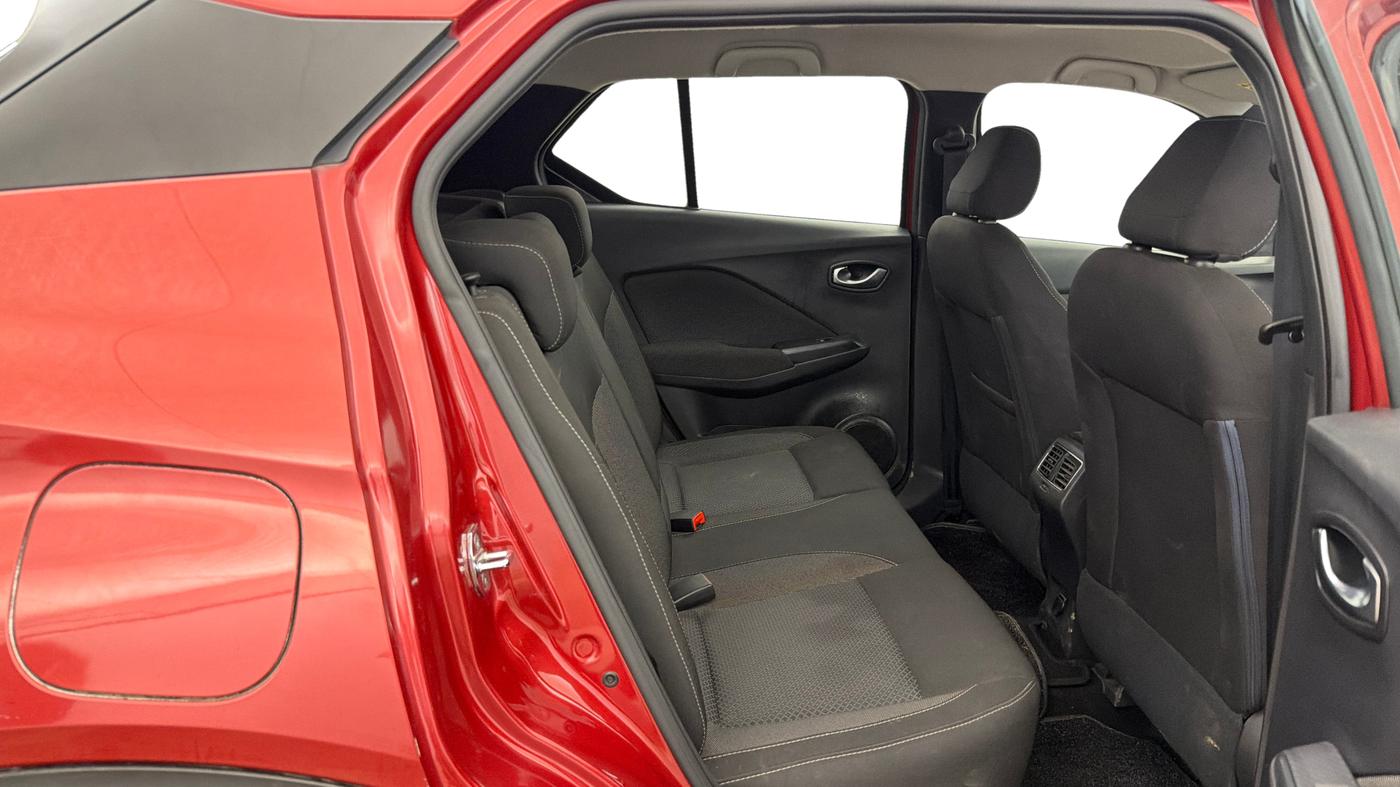 2020 Nissan Kicks XV 1.5, Petrol, Manual, 30,435 km, Right Side Rear Door Cabin