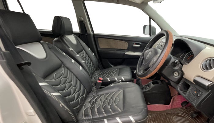 2015 Maruti Wagon R 1.0 VXI, Petrol, Manual, 54,011 km, Right Side Front Door Cabin