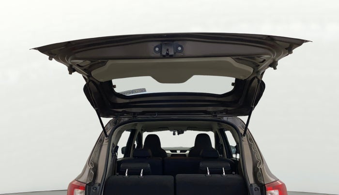 2023 Renault TRIBER RXZ AMT, Petrol, Automatic, 16,654 km, Boot Door Open