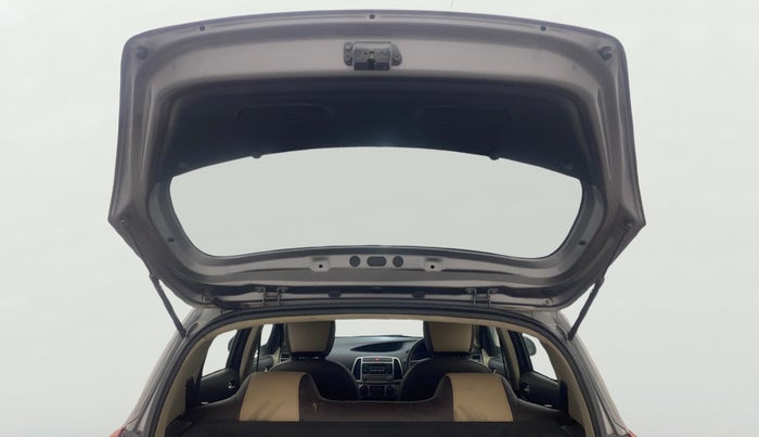 2012 Hyundai i20 MAGNA 1.4 CRDI, Diesel, Manual, 1,44,594 km, Boot Door Open