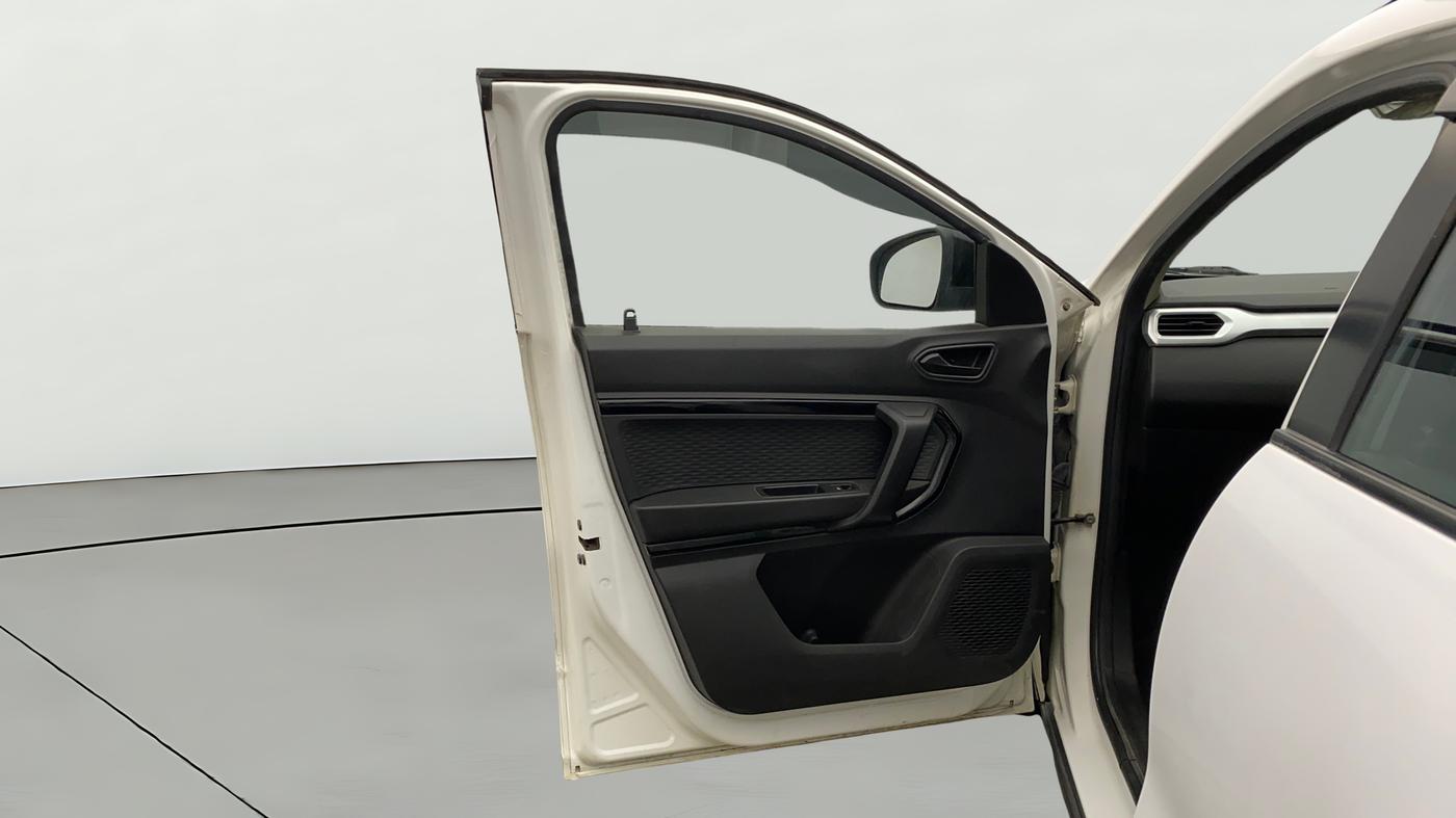 2022 Renault Kiger RXL MT, Petrol, Manual, 31,824 km, LHS Front Door