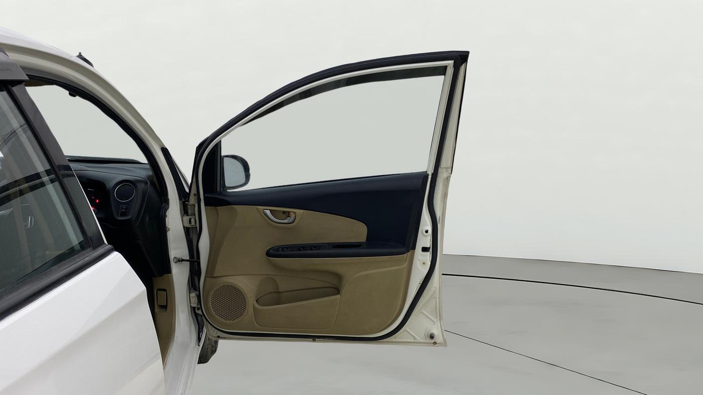 2015 Honda Brio VX AT, Petrol, Automatic, 83,307 km, RHS Front Door