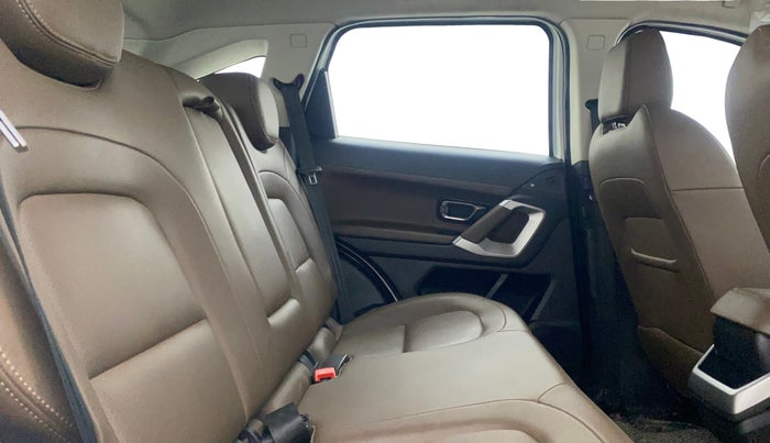2019 Tata Harrier XZ 2.0L, Diesel, Manual, 45,208 km, Right Side Rear Door Cabin