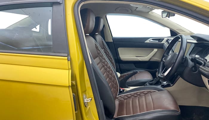 2022 Volkswagen VIRTUS HIGHLINE TSI 1.0 AT, Petrol, Automatic, 29,484 km, Right Side Front Door Cabin