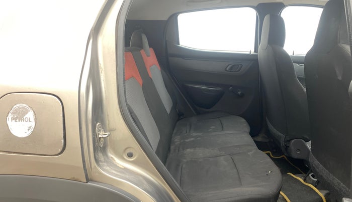 2016 Renault Kwid RXT 0.8, Petrol, Manual, 55,533 km, Right Side Rear Door Cabin