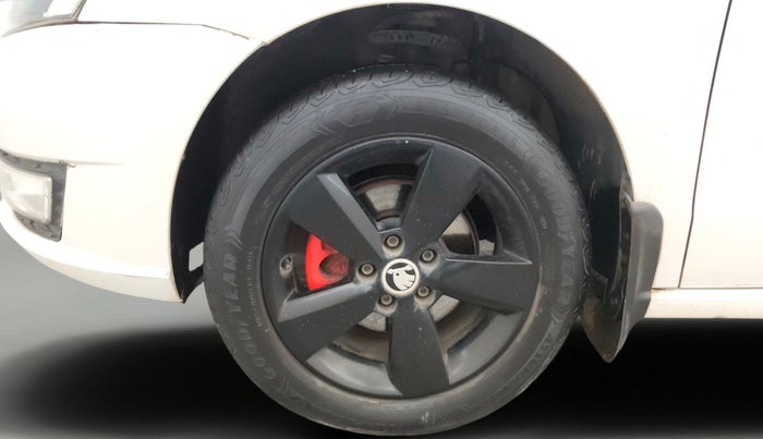 2017 Skoda Rapid AMBITION 1.6 MPI MT, Petrol, Manual, 42,422 km, Left Front Wheel