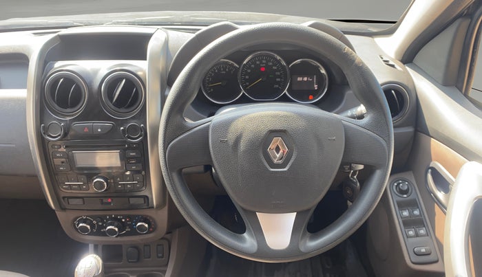 2016 Renault Duster RXL PETROL, Petrol, Manual, 88,147 km, Steering Wheel Close Up