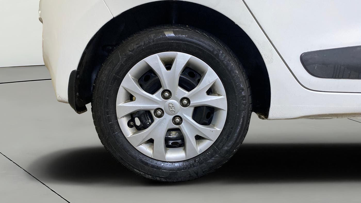 2016 Hyundai Grand i10 SPORTZ 1.2 KAPPA VTVT, Petrol, Manual, 77,715 km, Right Rear Wheel
