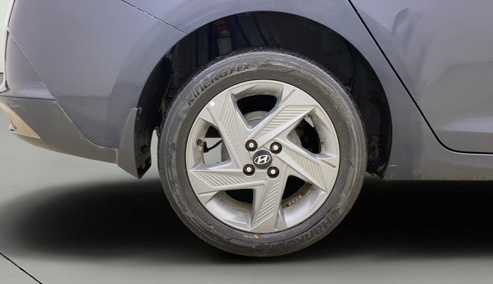 2021 Hyundai Verna SX 1.5 VTVT IVT, Petrol, Automatic, 35,989 km, Right Rear Wheel