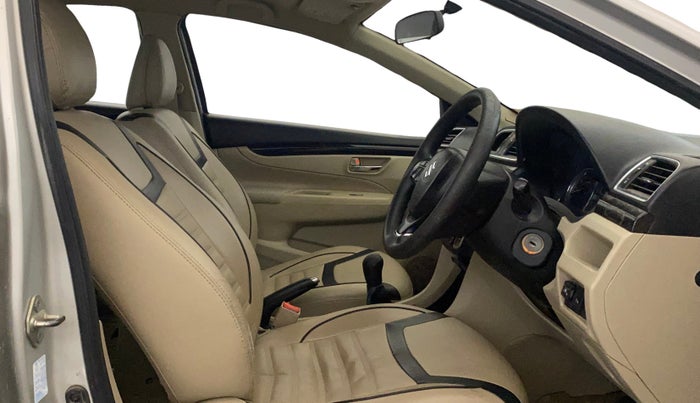 2018 Maruti Ciaz DELTA 1.4 MT PETROL, CNG, Manual, 71,532 km, Right Side Front Door Cabin