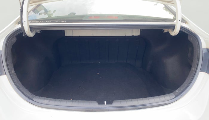 2018 Hyundai Verna 1.6 VTVT SX, Petrol, Manual, 50,169 km, Boot Open Zoomed View