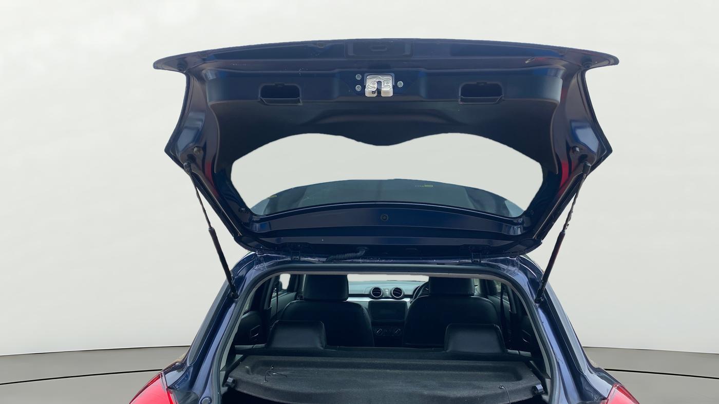 2021 Maruti Swift VXI, Petrol, Manual, 43,815 km, Boot Door Open