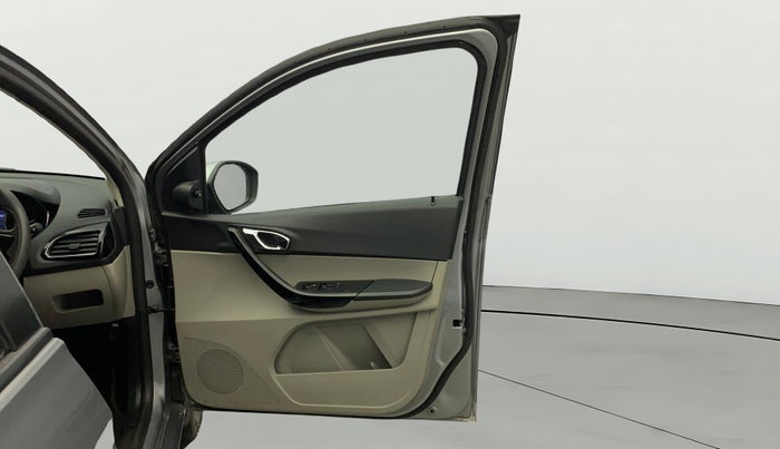 2018 Tata Tiago XZ PETROL, Petrol, Manual, 55,105 km, RHS Front Door