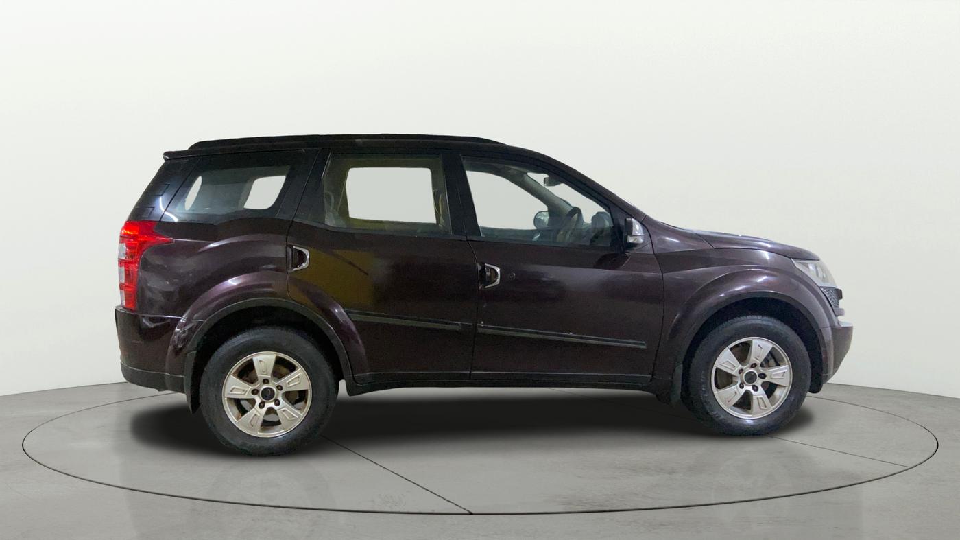 2014 Mahindra XUV500 W8, Diesel, Manual, 85,083 km, Right Side View