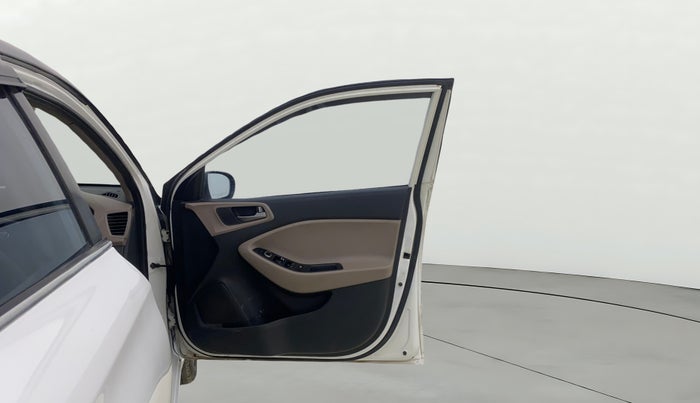 2015 Hyundai Elite i20 ASTA 1.2, CNG, Manual, 1,24,452 km, RHS Front Door