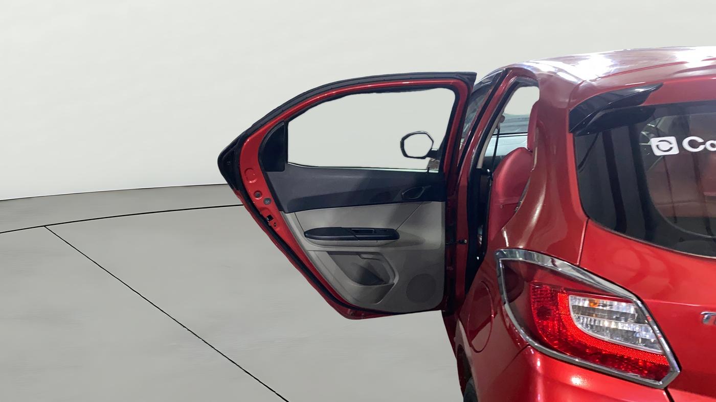 2019 Tata Tiago XZ PETROL, Petrol, Manual, 29,667 km, LHS Rear Door