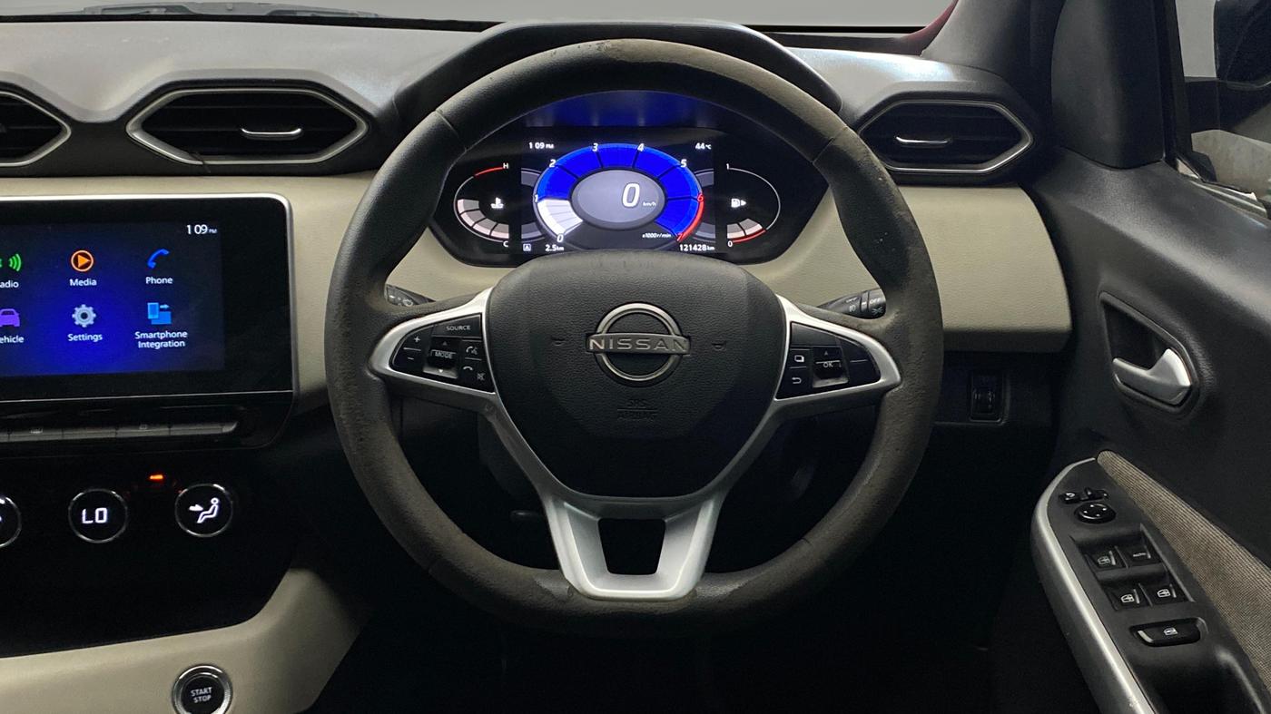 2021 Nissan MAGNITE XV MT, Petrol, Manual, 1,21,424 km, Steering Wheel Close Up