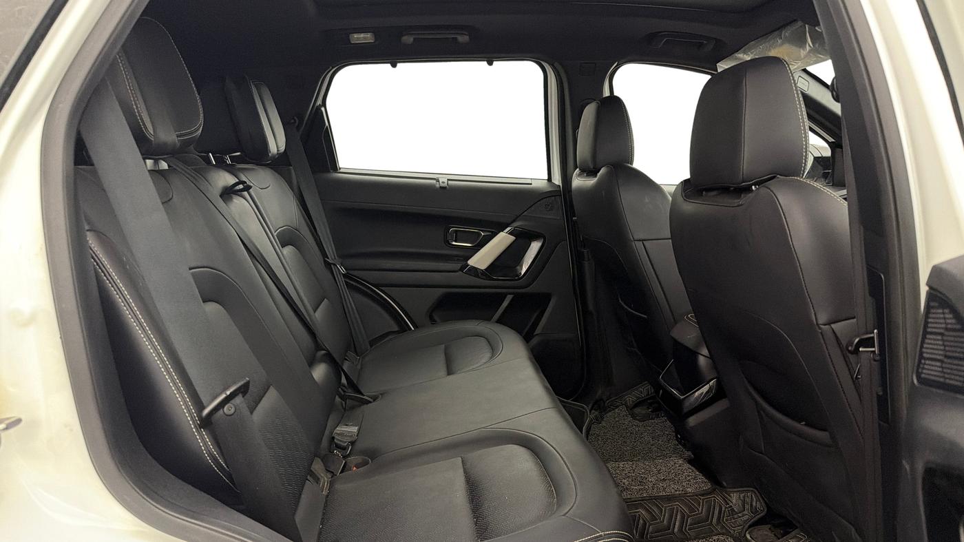 2024 Tata Harrier FEARLESS PLUS DUAL TONE, Diesel, Manual, 23,262 km, Right Side Rear Door Cabin