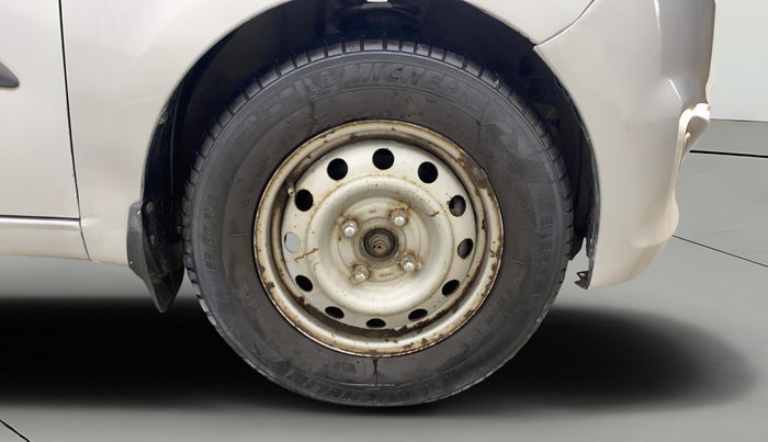 2014 Hyundai i10 MAGNA 1.2, Petrol, Manual, 1,17,384 km, Right Front Wheel