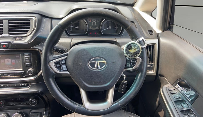 2017 Tata Hexa XT 4X4 6 STR, Diesel, Manual, 1,25,081 km, Steering Wheel Close Up