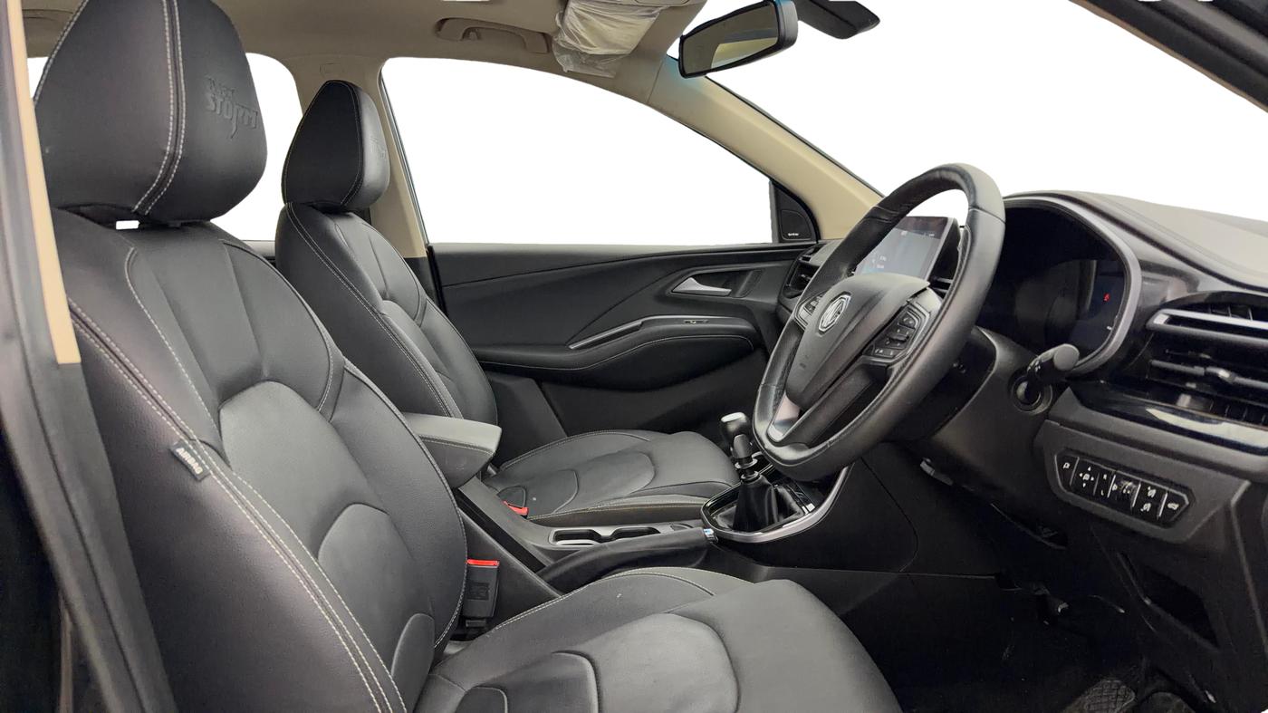 2024 MG HECTOR PLUS BlackStorm 7 STR Diesel, Diesel, Manual, 11,149 km, Right Side Front Door Cabin