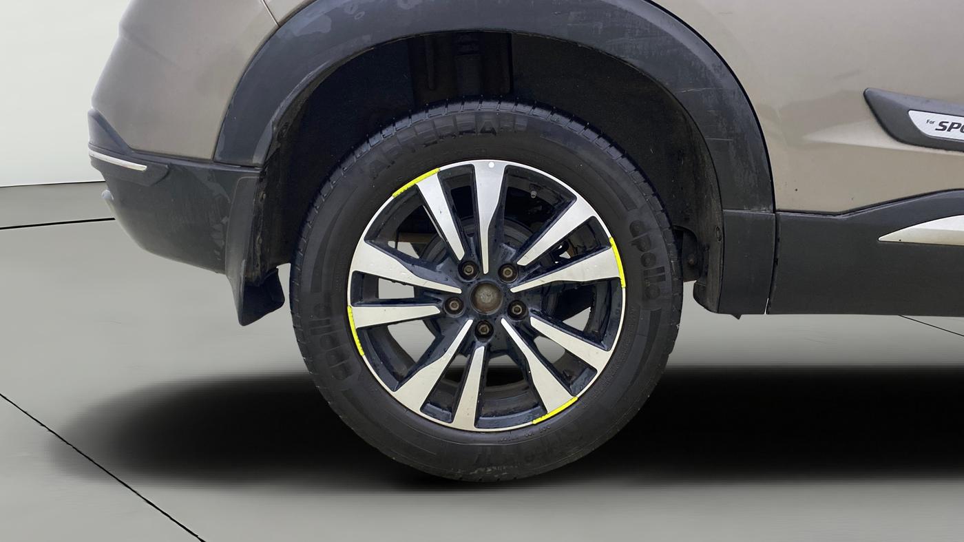 2021 Nissan Kicks XV 1.5, Petrol, Manual, 31,153 km, Right Rear Wheel