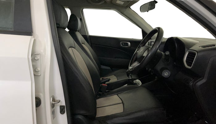 2021 Hyundai VENUE S 1.5 CRDI, Diesel, Manual, 78,924 km, Right Side Front Door Cabin