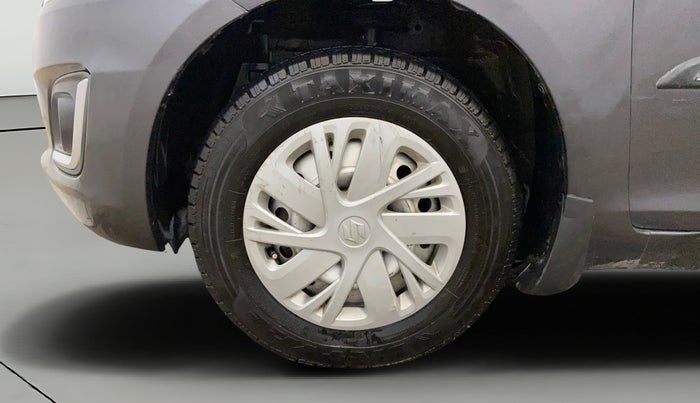 2016 Maruti Swift LXI (O), Petrol, Manual, 88,298 km, Left Front Wheel