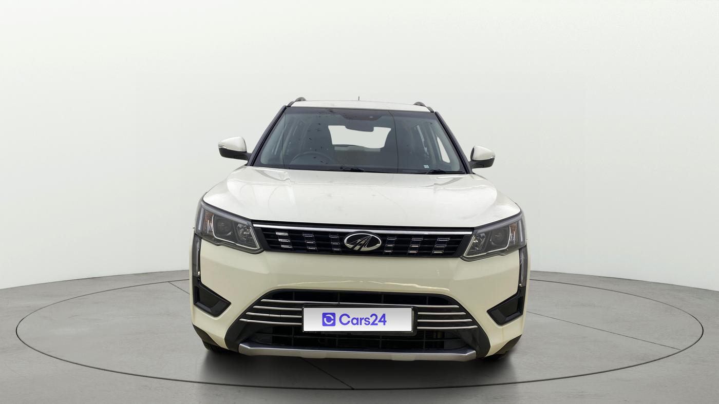 2022 Mahindra XUV300 W8 1.2 PETROL, Petrol, Manual, 62,411 km, Front