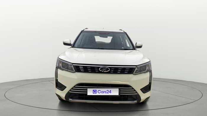 2022 Mahindra XUV300 W8 1.2 PETROL, Petrol, Manual, 62,411 km, Front