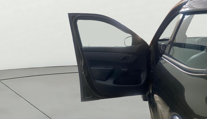 2017 Renault Kwid RXL, Petrol, Manual, 34,420 km, LHS Front Door