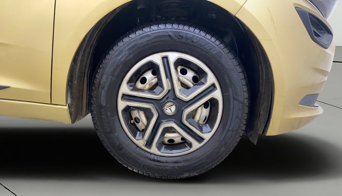 2020 Tata ALTROZ XE PETROL, Petrol, Manual, 58,689 km, Right Front Wheel