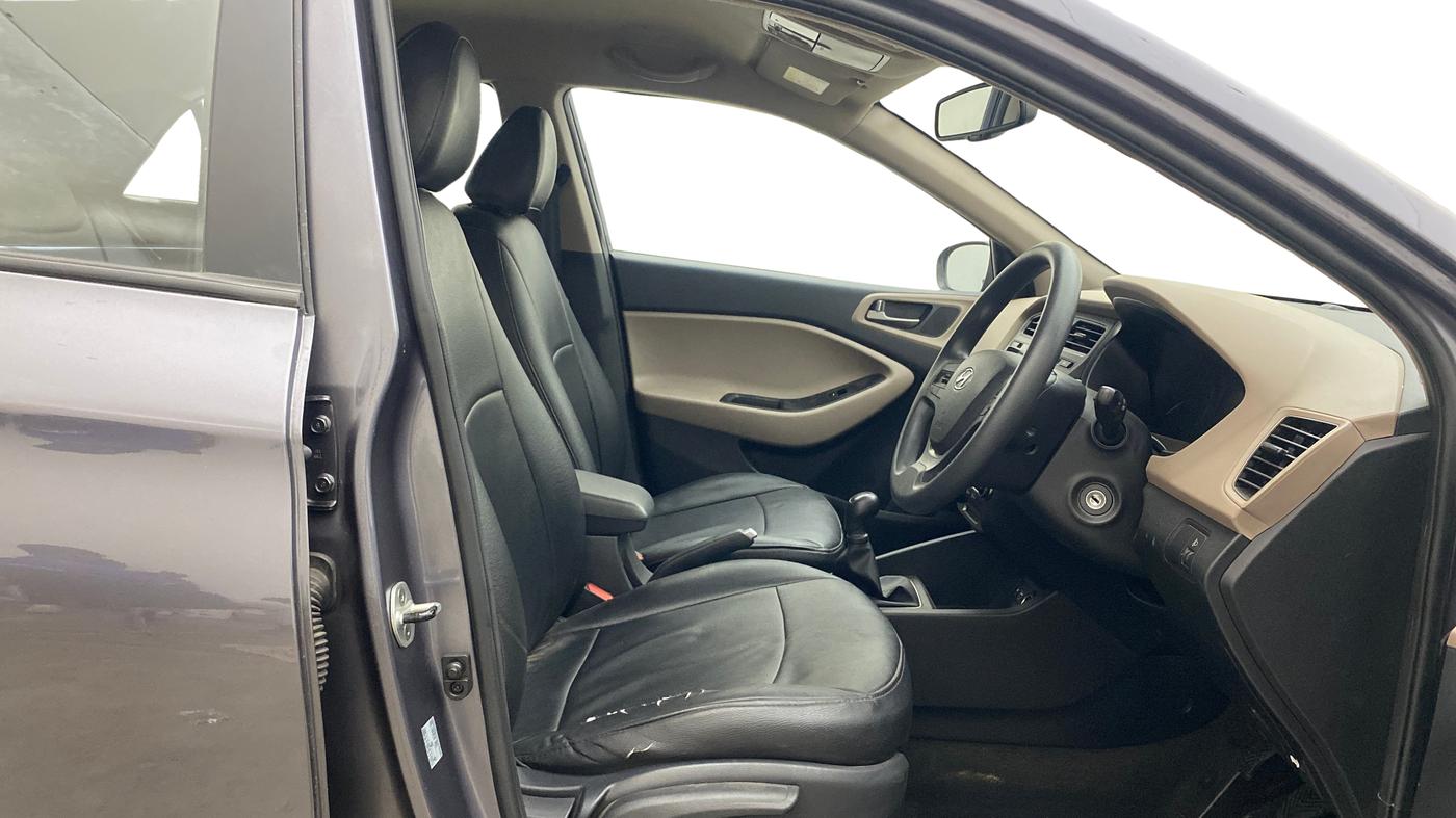 2016 Hyundai Elite i20 SPORTZ 1.2, Petrol, Manual, 68,026 km, Right Side Front Door Cabin