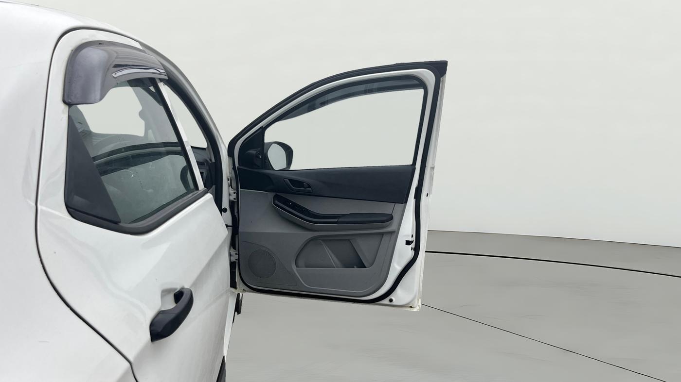 2024 Tata Tiago XM PETROL, Petrol, Manual, 19,986 km, RHS Front Door