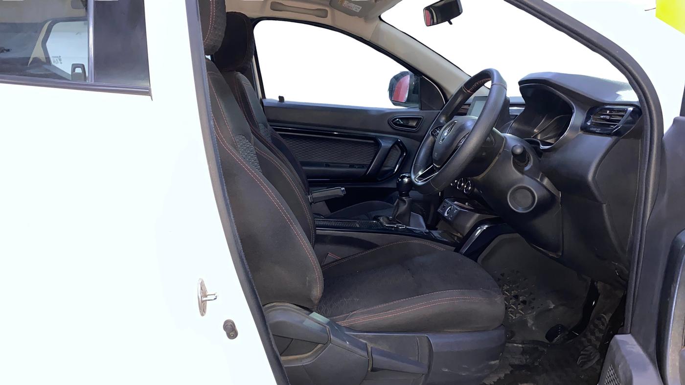 2023 Renault Kiger RXZ TURBO MT, Petrol, Manual, 64,180 km, Right Side Front Door Cabin