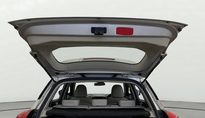 2019 Mahindra XUV300 W8 (O) 1.2 PETROL, Petrol, Manual, 82,450 km, Boot Door Open