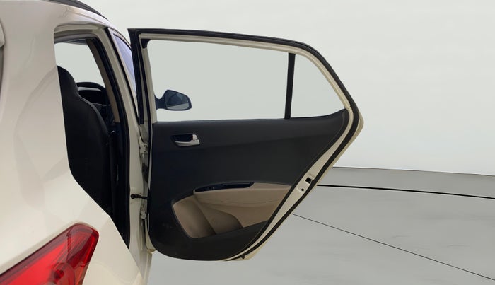 2017 Hyundai Grand i10 SPORTZ (O) 1.2 U2 CRDI, Diesel, Manual, 1,44,028 km, RHS Rear Door