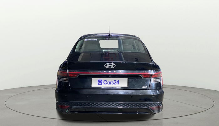2024 Hyundai Verna SX (O) 1.5 MPI MT, Petrol, Manual, 9,359 km, Back/Rear