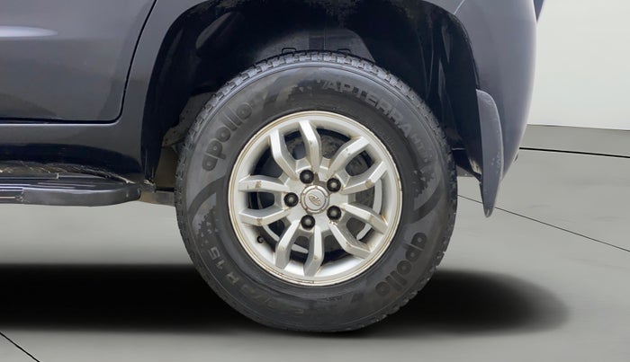 2016 Mahindra TUV300 T8, Diesel, Manual, 82,126 km, Left Rear Wheel