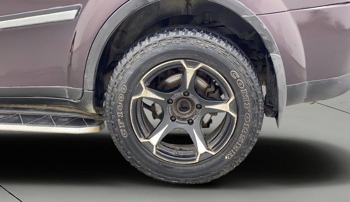 2017 Mahindra XUV500 W6, Diesel, Manual, 82,774 km, Left Rear Wheel