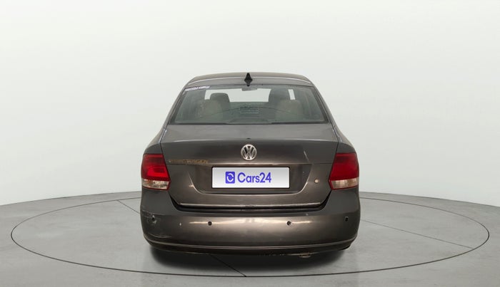 2013 Volkswagen Vento HIGHLINE 1.6 MPI, Petrol, Manual, 1,25,169 km, Back/Rear