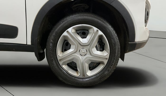 2022 Tata NEXON XZ PETROL, Petrol, Manual, 37,143 km, Right Front Wheel