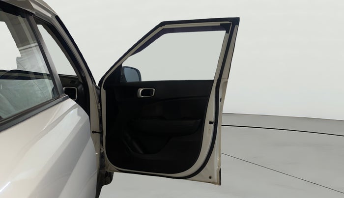 2021 Hyundai VENUE S 1.2, Petrol, Manual, 90,532 km, RHS Front Door