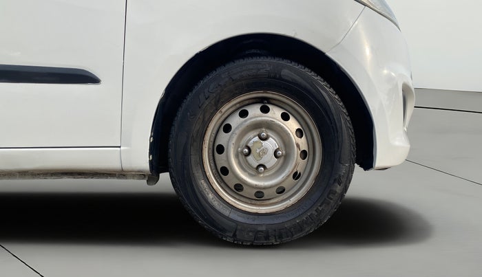 2014 Hyundai i10 MAGNA 1.1, Petrol, Manual, 1,31,558 km, Right Front Wheel