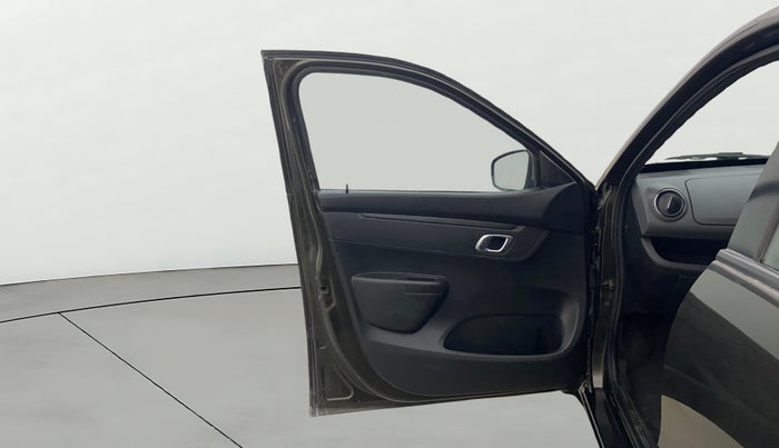 2019 Renault Kwid RXT 1.0 AMT (O), Petrol, Automatic, 70,118 km, LHS Front Door