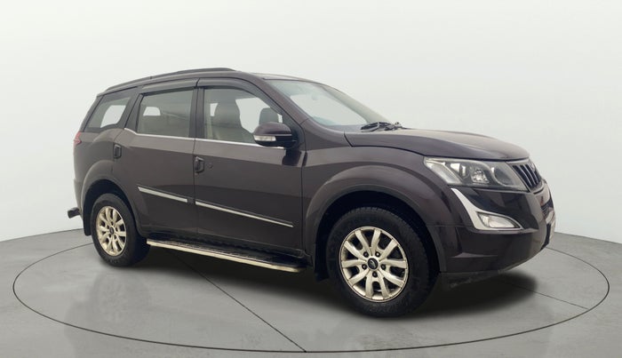2015 Mahindra XUV500 W10, Diesel, Manual, 77,461 km, Right Front Diagonal