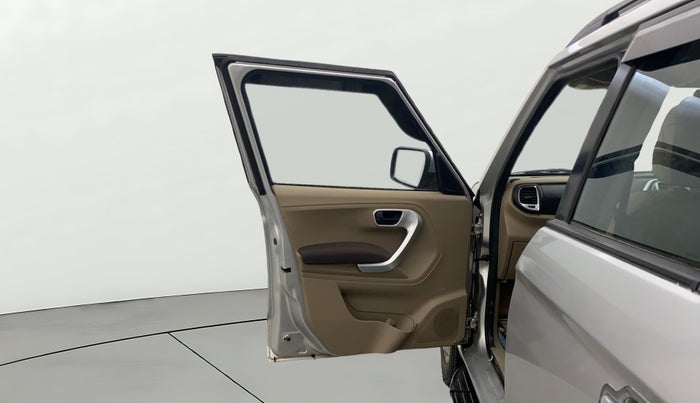 2015 Mahindra TUV300 T8, Diesel, Manual, 51,720 km, LHS Front Door